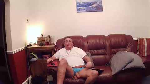 Snapshot of maxi_johnes chatting on January 2026 11:03:02 PM MAX online show from January 2026 11:03:02 PM