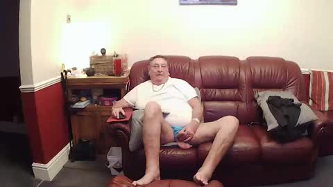 Snapshot of maxi_johnes chatting on March 2026 11:54:02 PM MAX online show from March 2026 11:54:02 PM