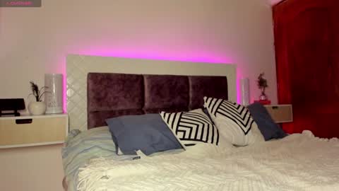 Snapshot of maxianomal chatting on January 2025 02:10:01 PM Max online show from January 2025 02:10:01 PM