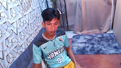 Reyn online show from February 2025 03:41:02 AM