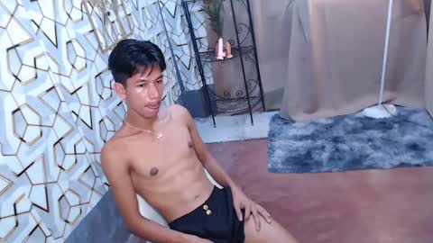 Reyn online show from February 2025 06:02:02 PM