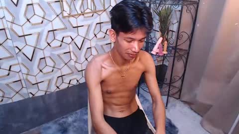 Reyn online show from February 2025 11:14:02 PM