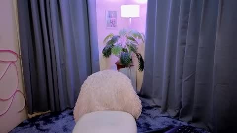 Reyn online show from September 2025 02:39:02 PM