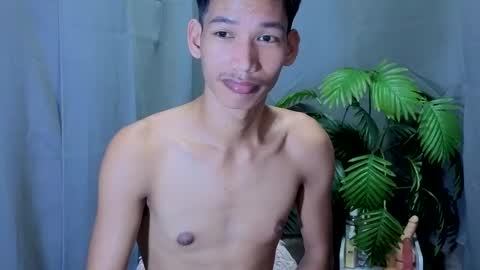 Reyn online show from October 2025 03:58:02 AM