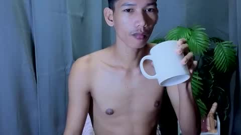 Reyn online show from October 2025 10:18:02 PM