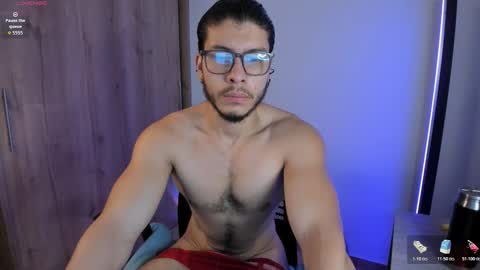 Mikael online show from November 2025 08:59:02 AM