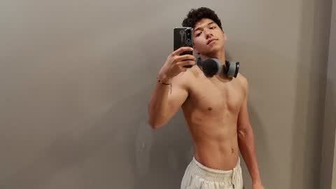 Maximiliano online show from July 2026 12:51:02 PM
