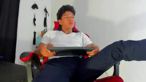 Maximiliano online show from December 2025 07:29:02 PM