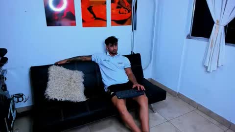 Snapshot of maximo004 chatting on October 2025 05:41:02 AM Maximo online show from October 2025 05:41:02 AM