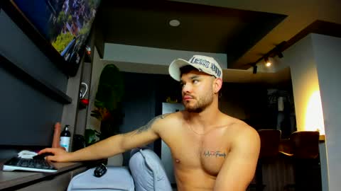 maximo_and_marcelo online show from April 2026 11:05:02 AM