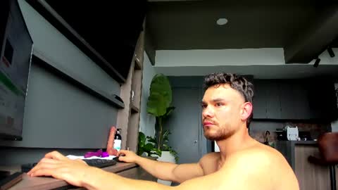 maximo_and_marcelo online show from July 2026 12:03:02 PM