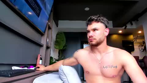 maximo_and_marcelo online show from July 2026 12:01:02 PM