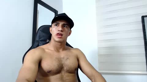 Snapshot of maximo_sebastian chatting on February 2025 01:56:01 AM Maximo Sebastian online show from February 2025 01:56:01 AM