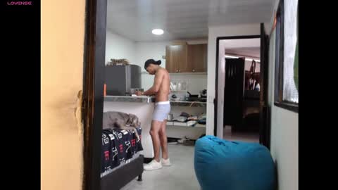 Maximo Aron Vega online show from December 2024 03:55:01 PM