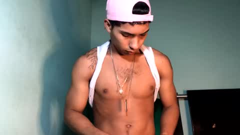 Maximo Aron Vega online show from February 2025 05:09:01 AM