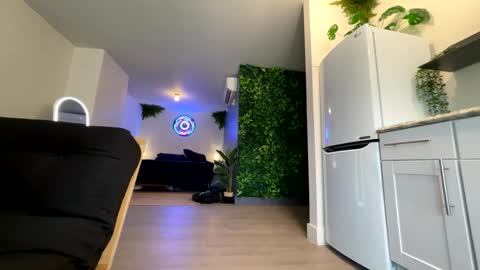 Maximus7871 online show from December 2024 08:44:01 PM