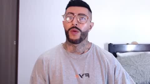 Independent Model online show from February 2025 03:02:02 AM