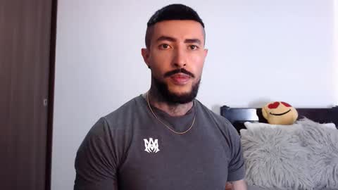 Independent Model online show from March 2025 06:49:01 AM