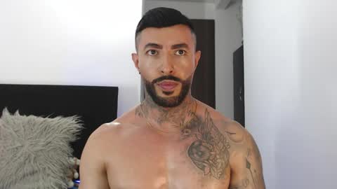 Independent Model online show from May 2026 04:07:02 AM
