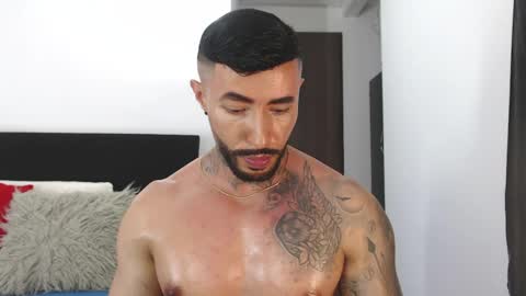 Independent Model online show from May 2026 04:29:01 AM