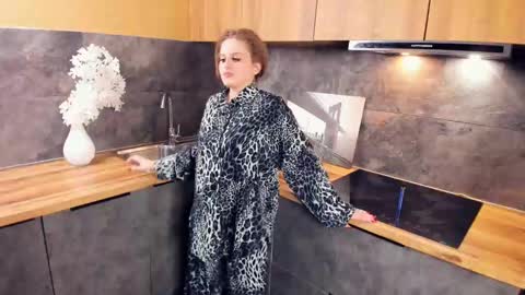 Snapshot of maxinefrary chatting on February 2025 05:18:02 PM Lucy online show from February 2025 05:18:02 PM