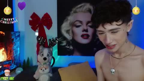 Snapshot of maxiy_001 chatting on December 2024 07:58:02 AM Max online show from December 2024 07:58:02 AM
