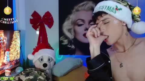 Snapshot of maxiy_001 chatting on December 2024 09:21:02 AM Max online show from December 2024 09:21:02 AM