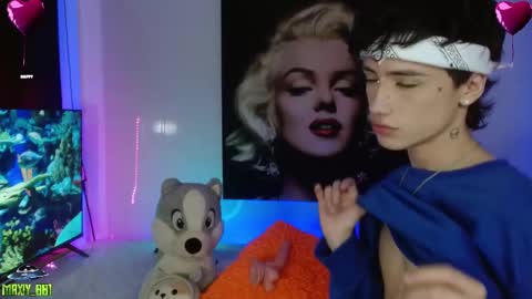 Snapshot of maxiy_001 chatting on February 2025 07:07:02 AM Max online show from February 2025 07:07:02 AM