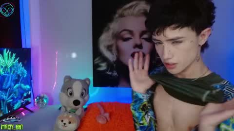 Snapshot of maxiy_001 chatting on February 2025 07:38:02 PM Max online show from February 2025 07:38:02 PM