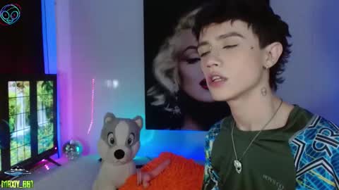 Snapshot of maxiy_001 chatting on March 2025 04:45:02 AM Max online show from March 2025 04:45:02 AM