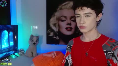 Snapshot of maxiy_001 chatting on September 2025 08:38:02 AM Max online show from September 2025 08:38:02 AM