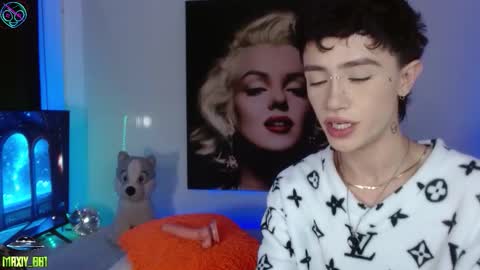 Snapshot of maxiy_001 chatting on September 2025 03:22:01 AM Max online show from September 2025 03:22:01 AM