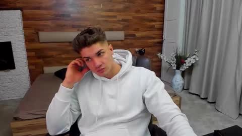 MaxKaiden online show from March 2026 06:17:02 AM