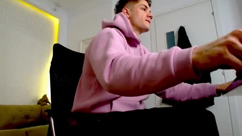 MaxKaiden online show from April 2026 04:39:01 AM