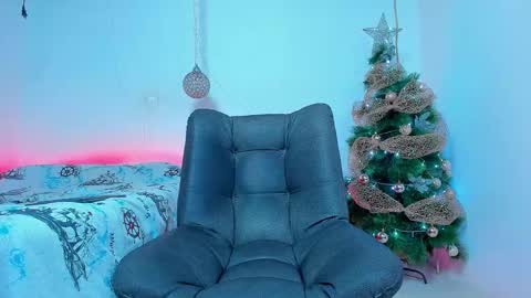 Snapshot of maxowens_oficial chatting on December 2024 09:48:01 PM MAX online show from December 2024 09:48:01 PM