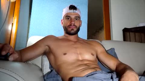 Luca Dominus online show from November 2025 04:01:01 AM