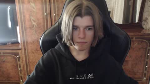 Snapshot of maxplay18 chatting on December 2024 08:32:01 PM Max online show from December 2024 08:32:01 PM