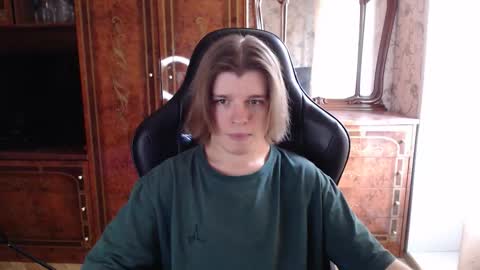 Snapshot of maxplay18 chatting on October 2025 10:57:02 AM Max online show from October 2025 10:57:02 AM