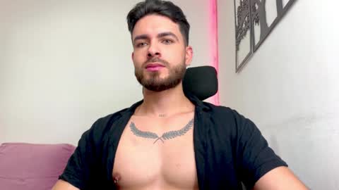 Snapshot of maxtowers chatting on December 2024 04:10:02 AM Maxi online show from December 2024 04:10:02 AM