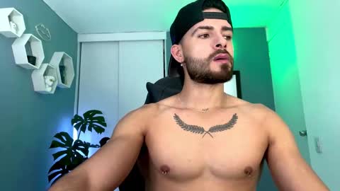 Snapshot of maxtowers chatting on October 2025 01:28:01 AM Maxi online show from October 2025 01:28:01 AM