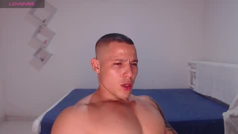 Snapshot of maxwel949813 chatting on February 2026 06:48:02 AM Max online show from February 2026 06:48:02 AM