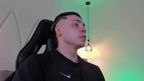 MAX online show from March 2025 09:48:02 PM