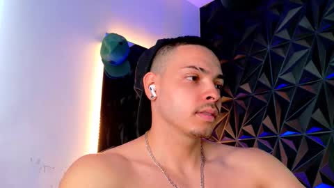 MAX online show from October 2025 06:08:02 PM