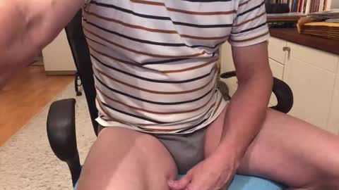 Max online show from October 2025 04:46:02 AM