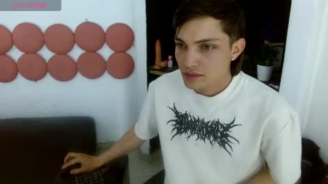 MaxxLouis online show from May 2026 12:09:02 PM