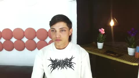 MaxxLouis online show from May 2026 02:23:01 PM
