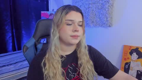 Snapshot of maxxxine_ chatting on December 2024 04:53:01 AM Maxine Minx online show from December 2024 04:53:01 AM