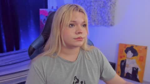 Snapshot of maxxxine_ chatting on December 2024 05:44:01 AM Maxine Minx online show from December 2024 05:44:01 AM