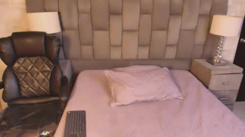 Snapshot of maxxxine_ chatting on November 2025 06:13:01 AM Maxine Minx online show from November 2025 06:13:01 AM