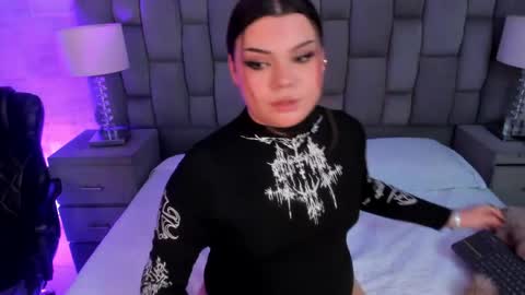 Snapshot of maxxxine_ chatting on March 2026 11:32:02 PM Maxine Minx online show from March 2026 11:32:02 PM